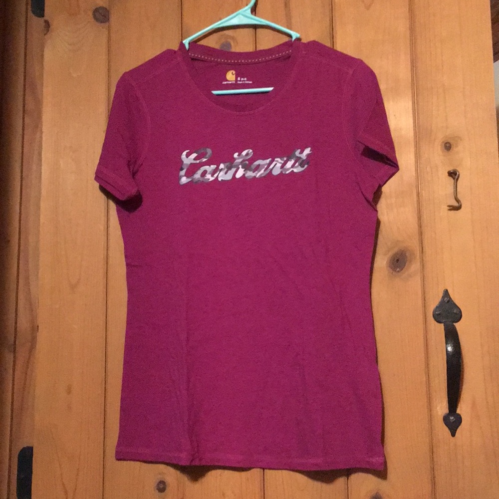 💚💚💚Carhartt Women’s magenta shirt